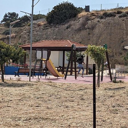 Spacious Contemporary Apartment Pissouri Bagian luar foto
