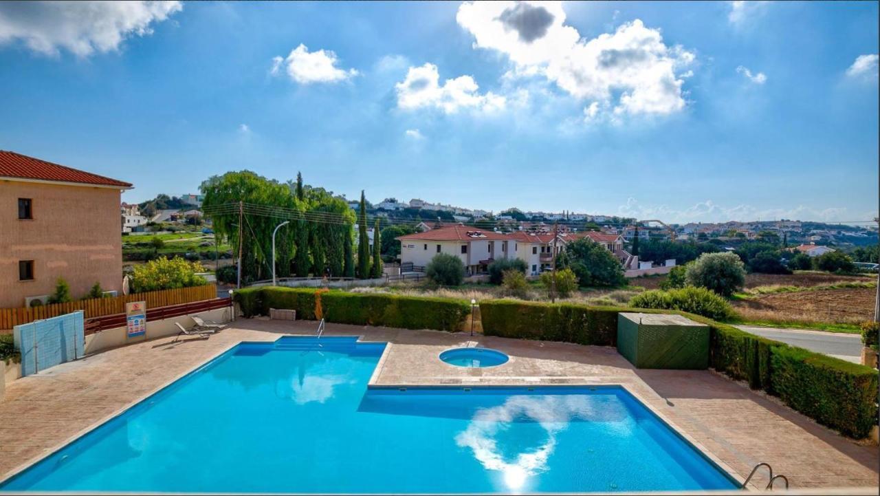 Spacious Contemporary Apartment Pissouri Bagian luar foto