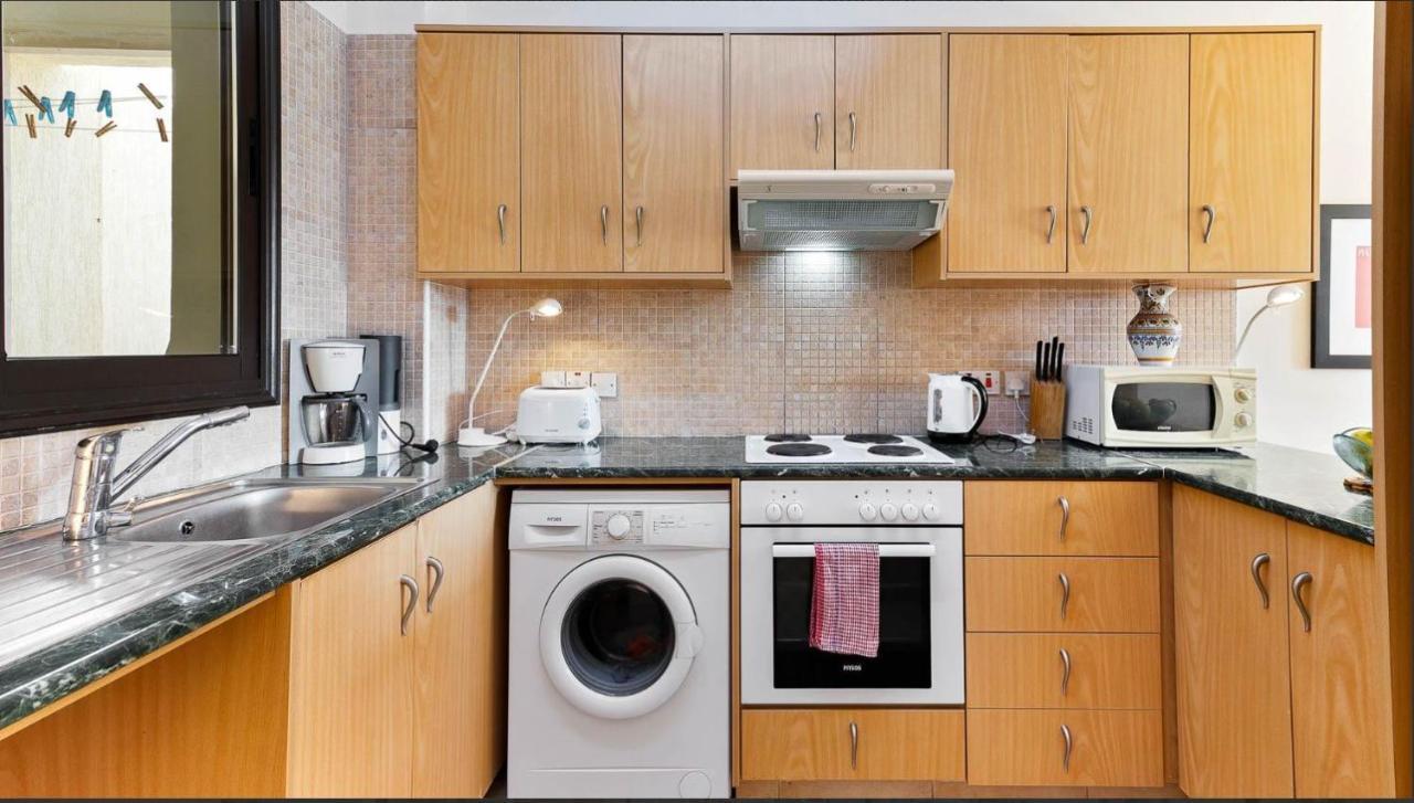 Spacious Contemporary Apartment Pissouri Bagian luar foto