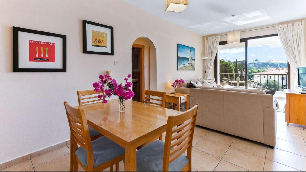 Spacious Contemporary Apartment Pissouri Bagian luar foto