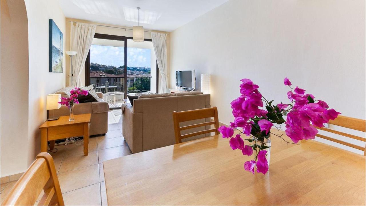 Spacious Contemporary Apartment Pissouri Bagian luar foto